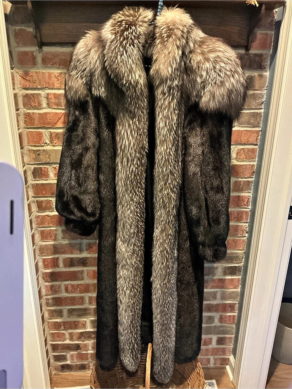 Four Seasons Fur Co. Ltd. Full-Length Fur Collar Coat